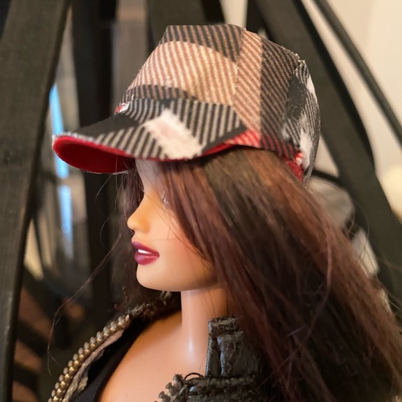 Burberry Barbie Baseball Cap - Picture 4 of 11